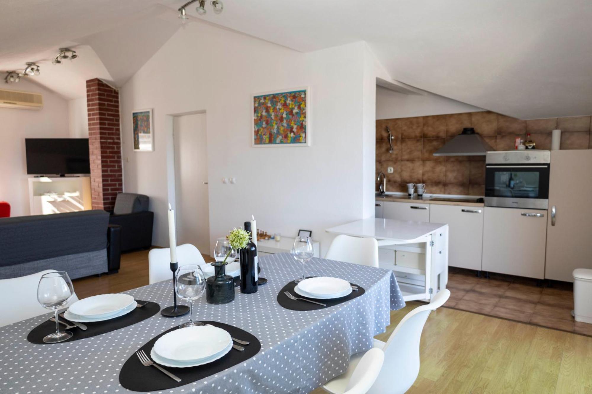 Apartments Jaksic - Zile Supetar Exterior foto