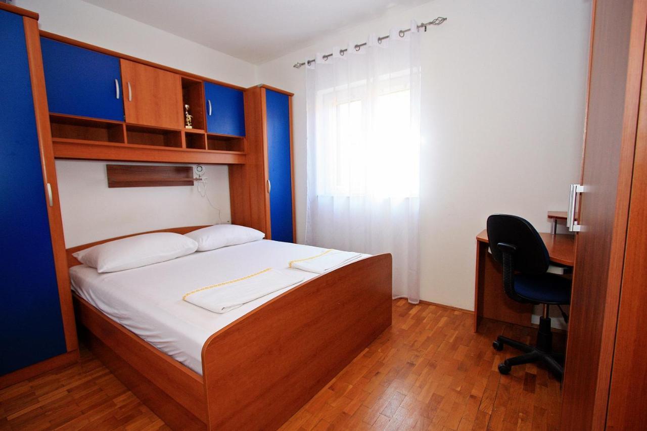 Apartments Jaksic - Zile Supetar Exterior foto