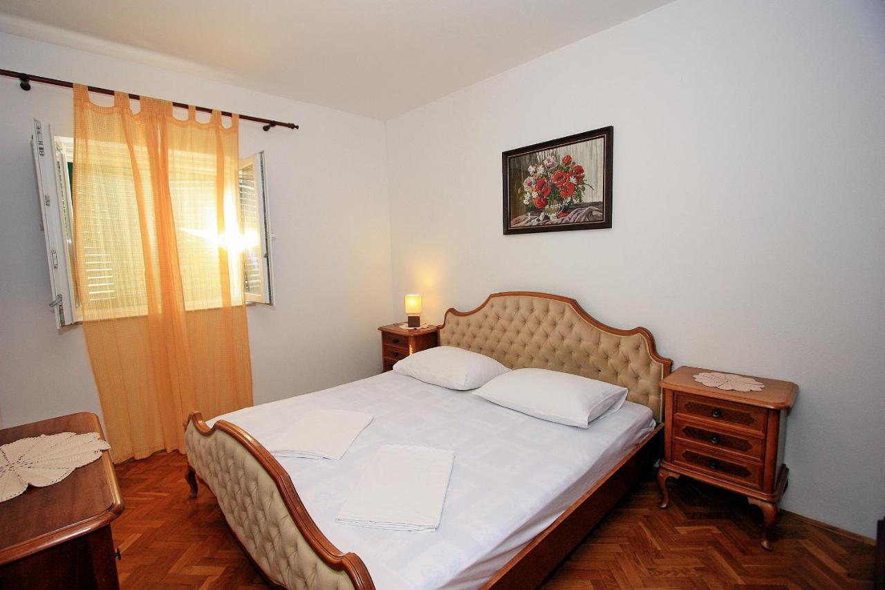 Apartments Jaksic - Zile Supetar Exterior foto
